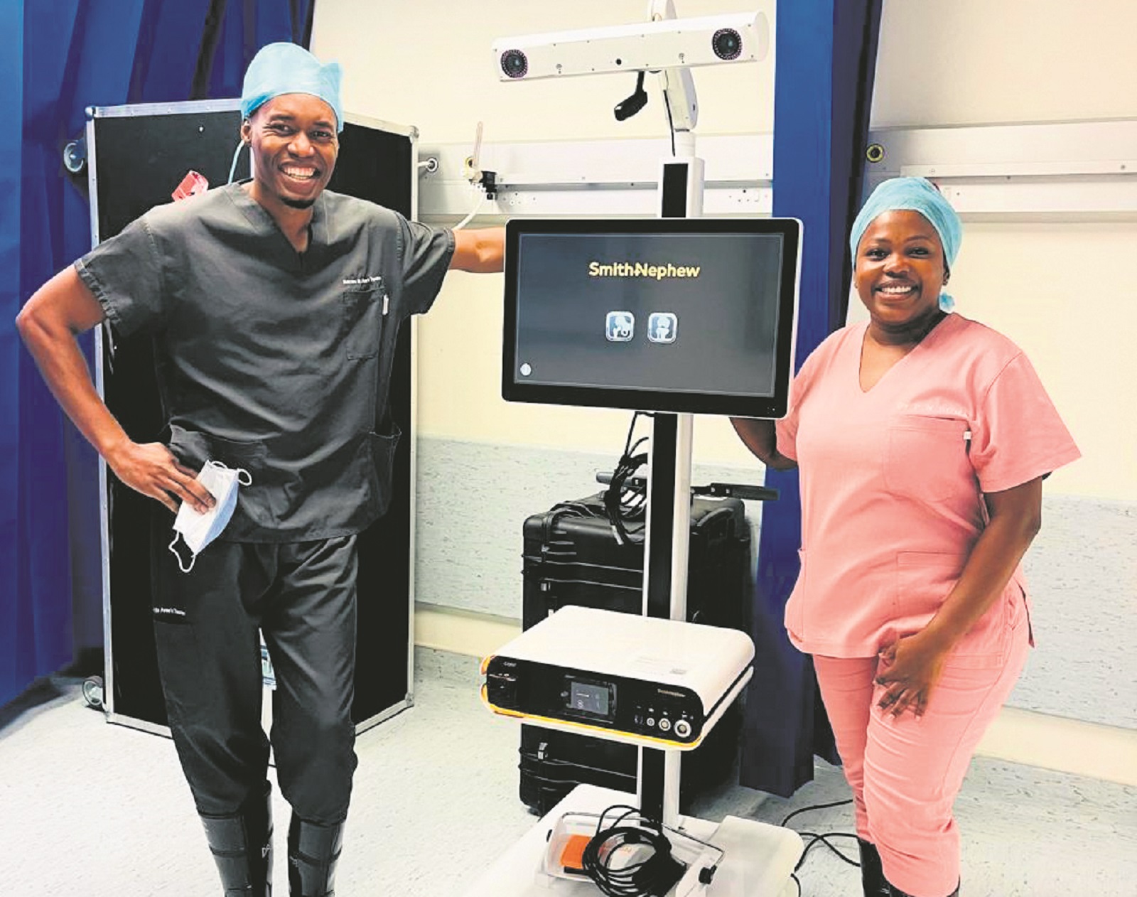 City orthopaedic surgeon uses robot in milestone surgery at Grey's