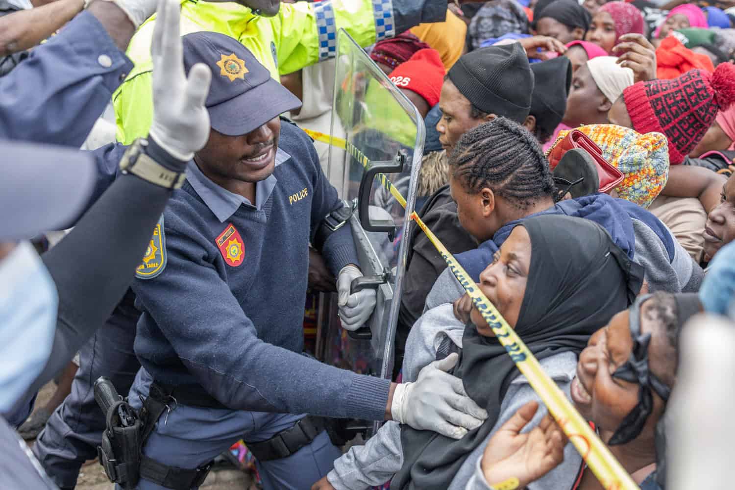 Malawians and police clash